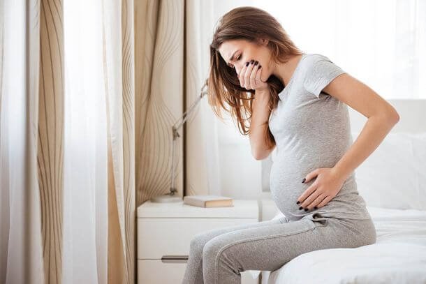 Pregnant lady throw up